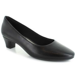 1.5 inch heel Dress Pumps Size 13W